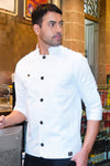 FILIPINA EJECUTIVA CHEF NARVIK HOMBRE